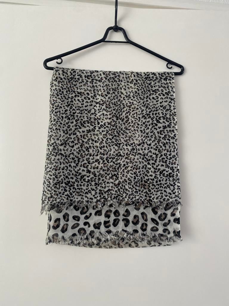Sjaal, Ophalen of Verzenden, Zo goed als nieuw, Maat 46/48 (XL) of groter, Sjaal
