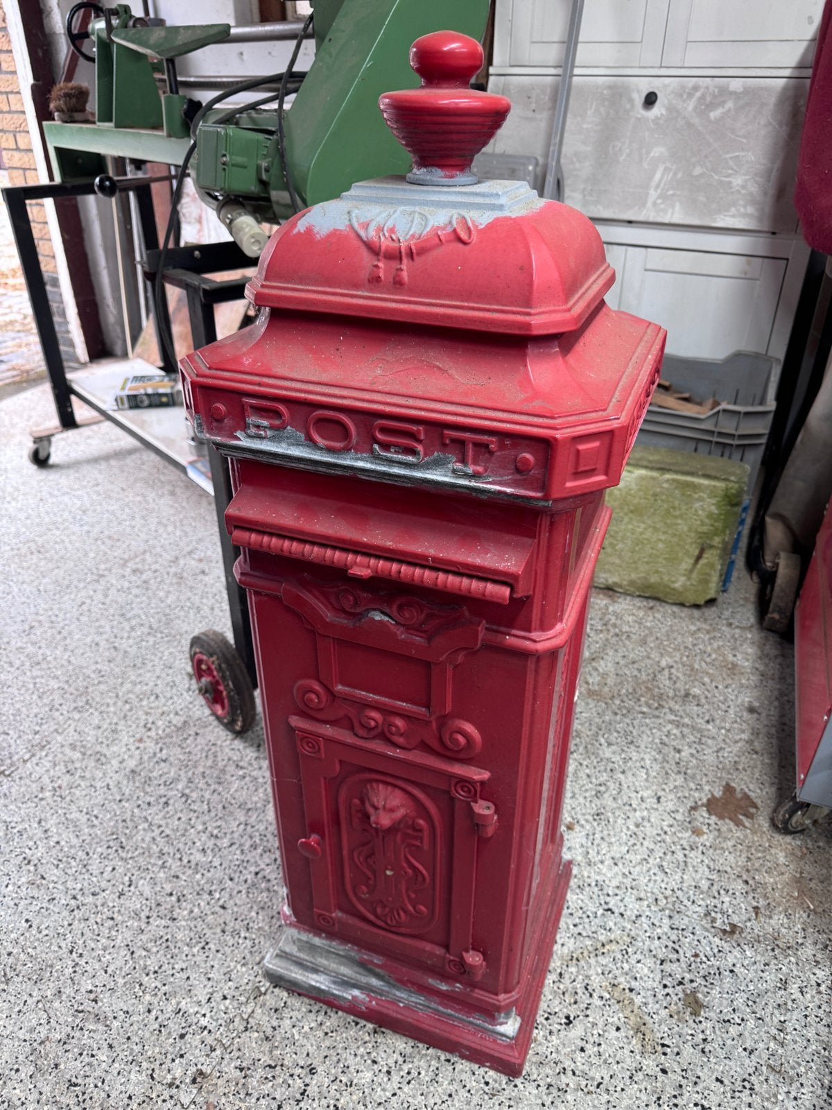 Staande brievenbus, rood, 110cm, Tuin en Terras, Brievenbussen, Ophalen, Gebruikt, IJzer, Staande brievenbus