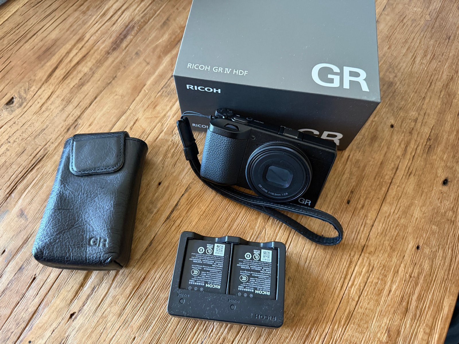 Ricoh GR IV HDF te koop – 2 maanden oud, nagenoeg nieuw, Ophalen, USB-kabel, Zo goed als nieuw, Overige Merken