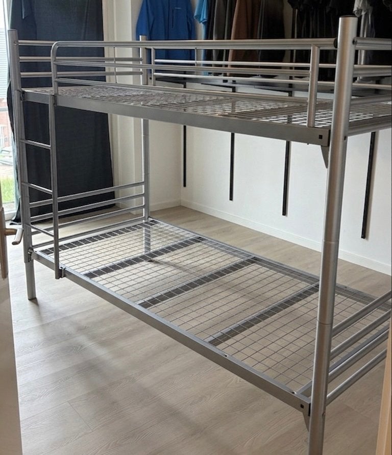 Stapelbed 90x200 — opdeelbaar als 2 x 1-persoons bed, Huis en Inrichting, Slaapkamer | Stapelbedden en Hoogslapers, Ophalen, 90 cm