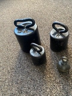 Set van oude gietijzeren gewichten (5kg, 2kg, 1kg, 0.5kg), Antiek en Kunst, Ophalen
