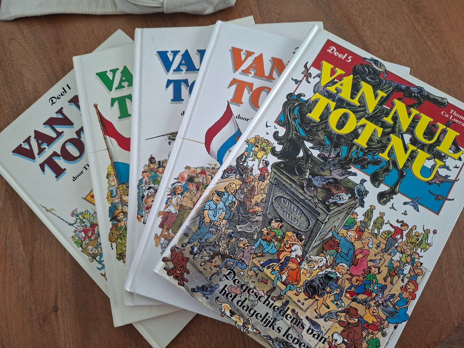Van nul tot nu "  1 t/m 5 " complete serie! Hardcover, Boeken, Complete serie of reeks, Ophalen of Verzenden, Gelezen