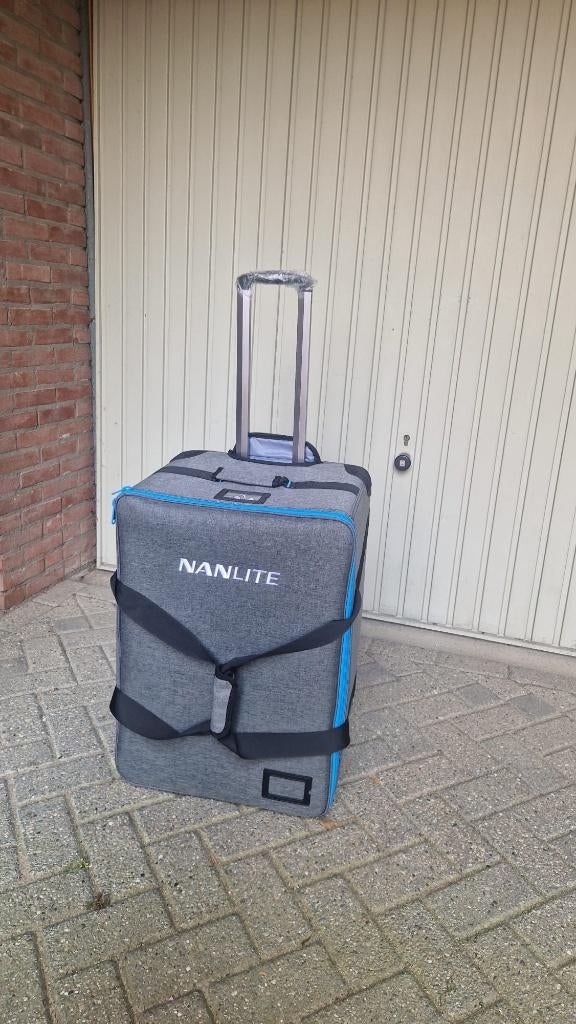 2x Nanlite Forza 300W foto-, video lampen ZGAN, Ophalen, Zo goed als nieuw, Lamp of Flitsset