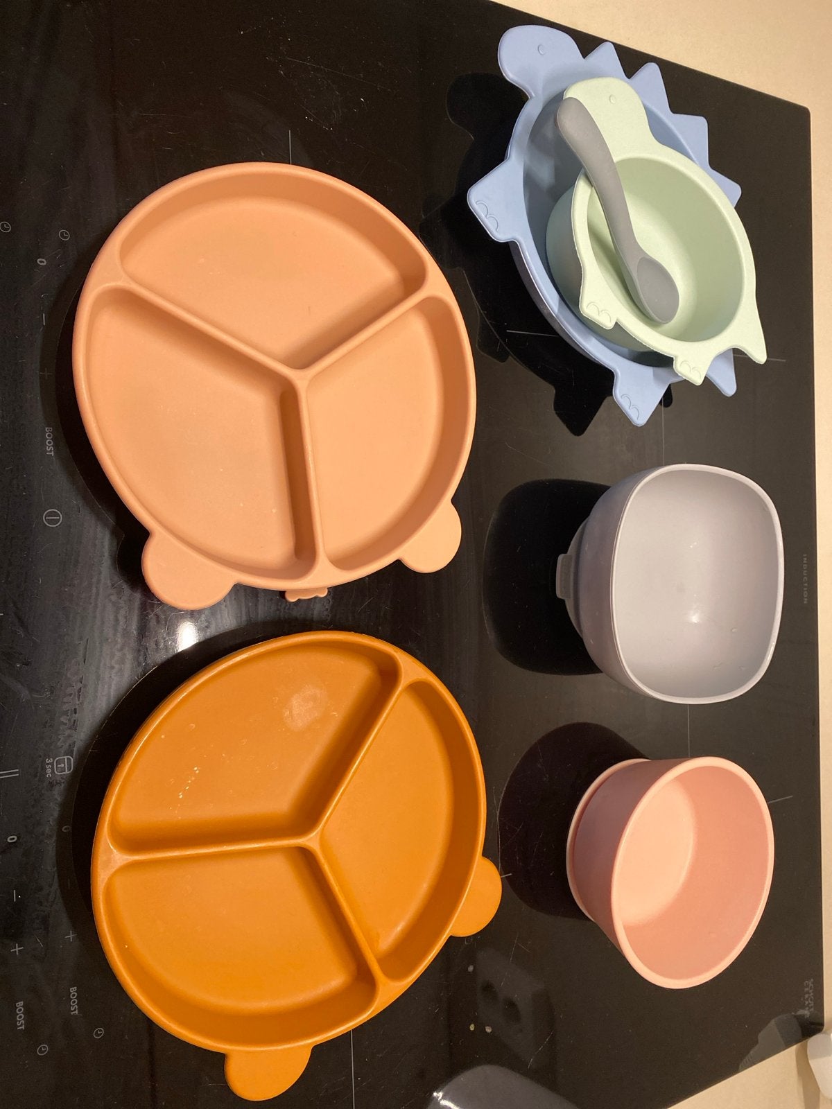 Siliconen servies set Mushie, Beaba, Liewood, Action, Kunststof, Overige merken, Ophalen of Verzenden, Zo goed als nieuw