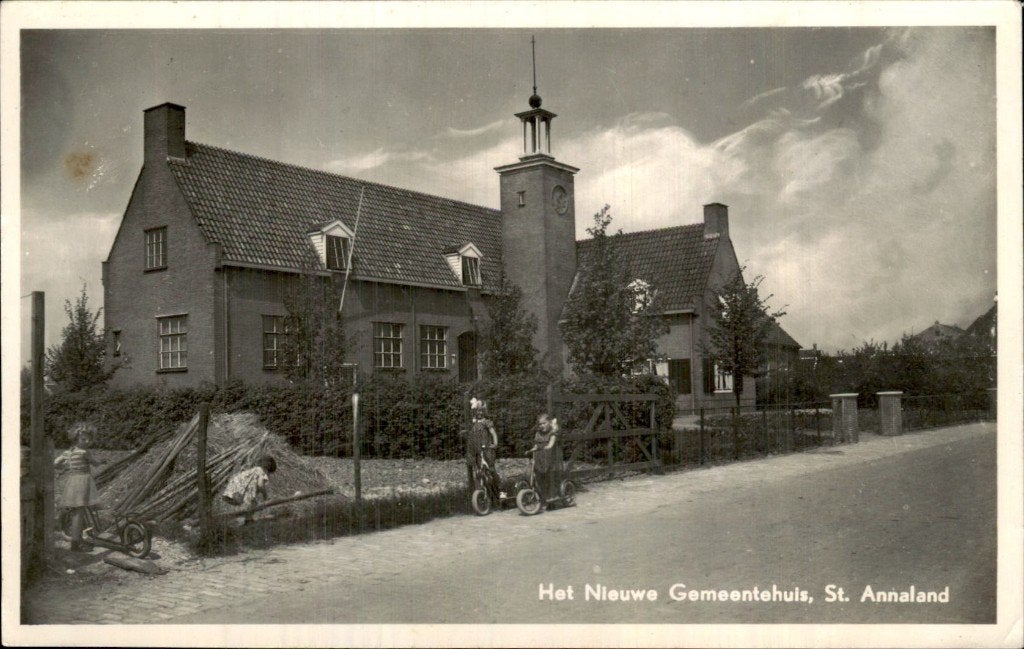 St. Annaland - Gemeentehuis - Het Nieuwe, Ophalen of Verzenden, 1940 tot 1960, Gelopen, Zeeland