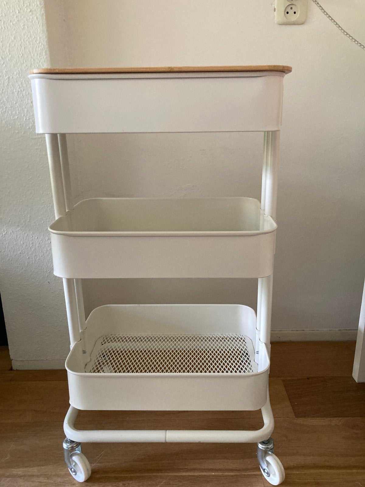 Raskog roltafel wit & Norrava deksel bamboe IKEA, Ophalen, Zo goed als nieuw