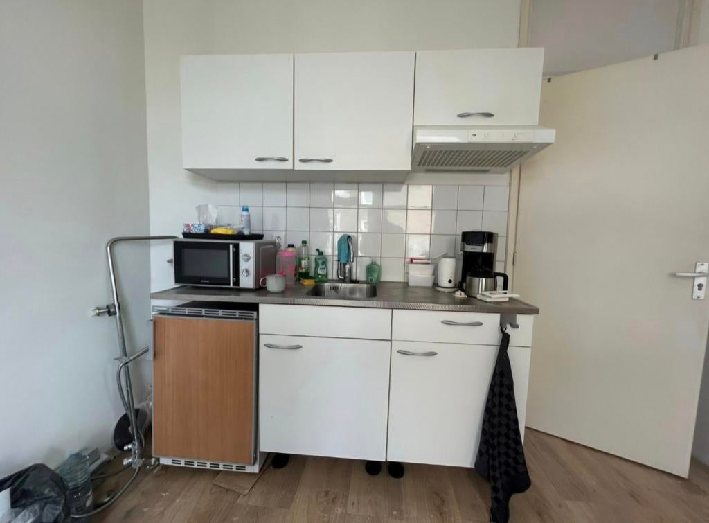 Gebruikte keuken met keukenkastjes en afzuigkap, Gebruikt, Wit, Enkelwandige keuken, Ophalen of Verzenden