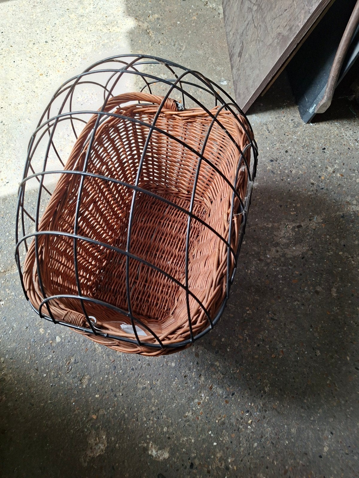 Rotan fietsmand met metalen deksel, Fietsen en Brommers, Ophalen of Verzenden, Gebruikt, Fietsmand