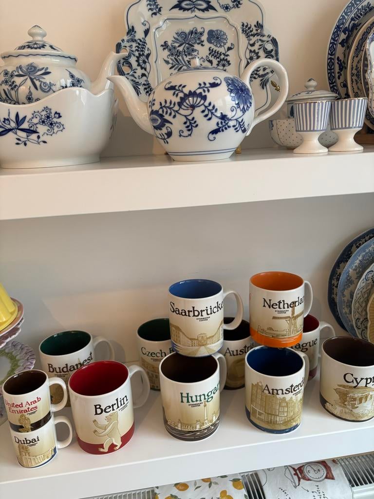 Starbucks City Mugs -amsterdam is verkocht  10 euro per mok, Keramiek, Ophalen of Verzenden, Zo goed als nieuw, Overige stijlen