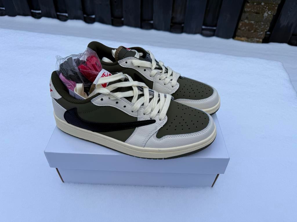 Nieuwe Nike Jordan 1 Low Travis Scott Reverse Mocha, Kleding | Heren, Schoenen, Nieuw, Sneakers of Gympen, Ophalen of Verzenden