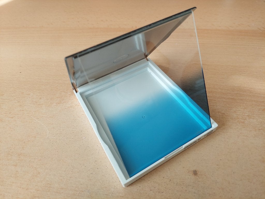 554 - Cokin P122 - Gradual Blue/Blauw B1, Ophalen of Verzenden, Zo goed als nieuw, 80 mm of meer, Inclusief opbergcase
