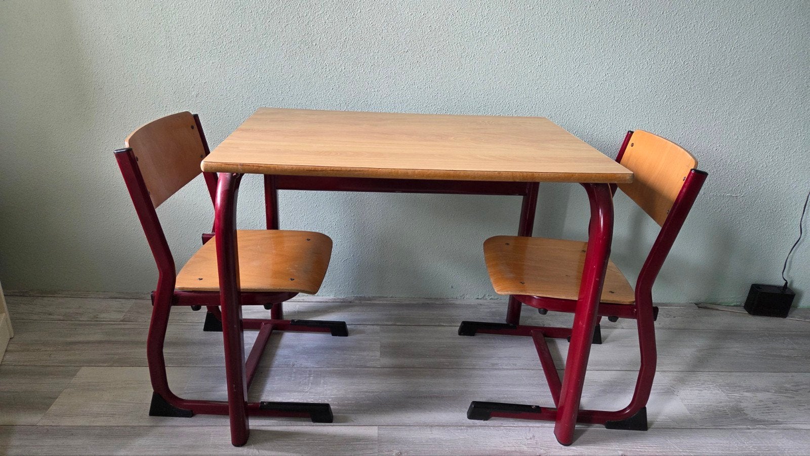 Vintage kindertafel /schooltafel met 2 stoeltjes - Retro, Ophalen, Gebruikt, Tafel(s) en Stoel(en)