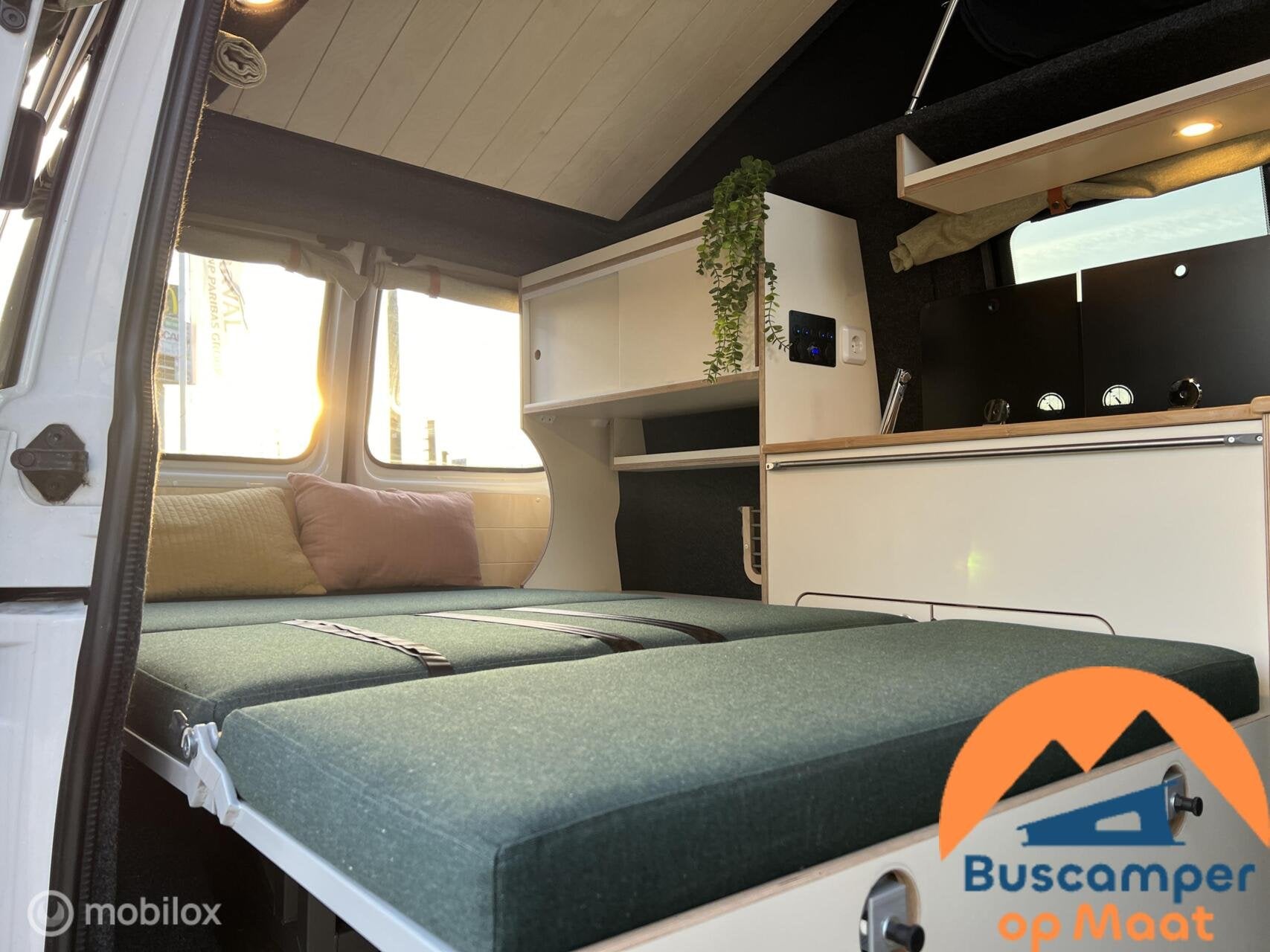Volkswagen T6 2017 L1H1 zwart, Buscamper of Camperbus, Bedrijf, Airconditioning, 4 tot 5 meter