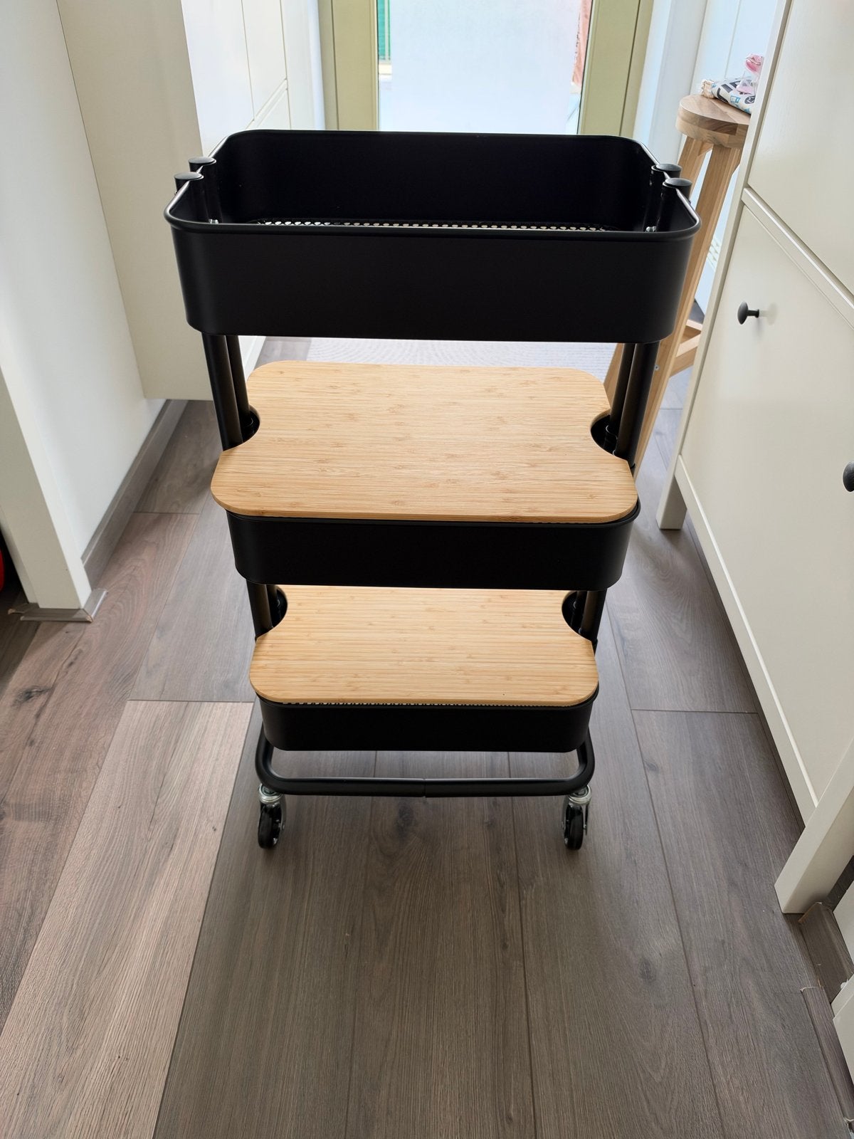 IKEA RÅSKOG roltafel met bamboe planken, Ophalen, Zo goed als nieuw