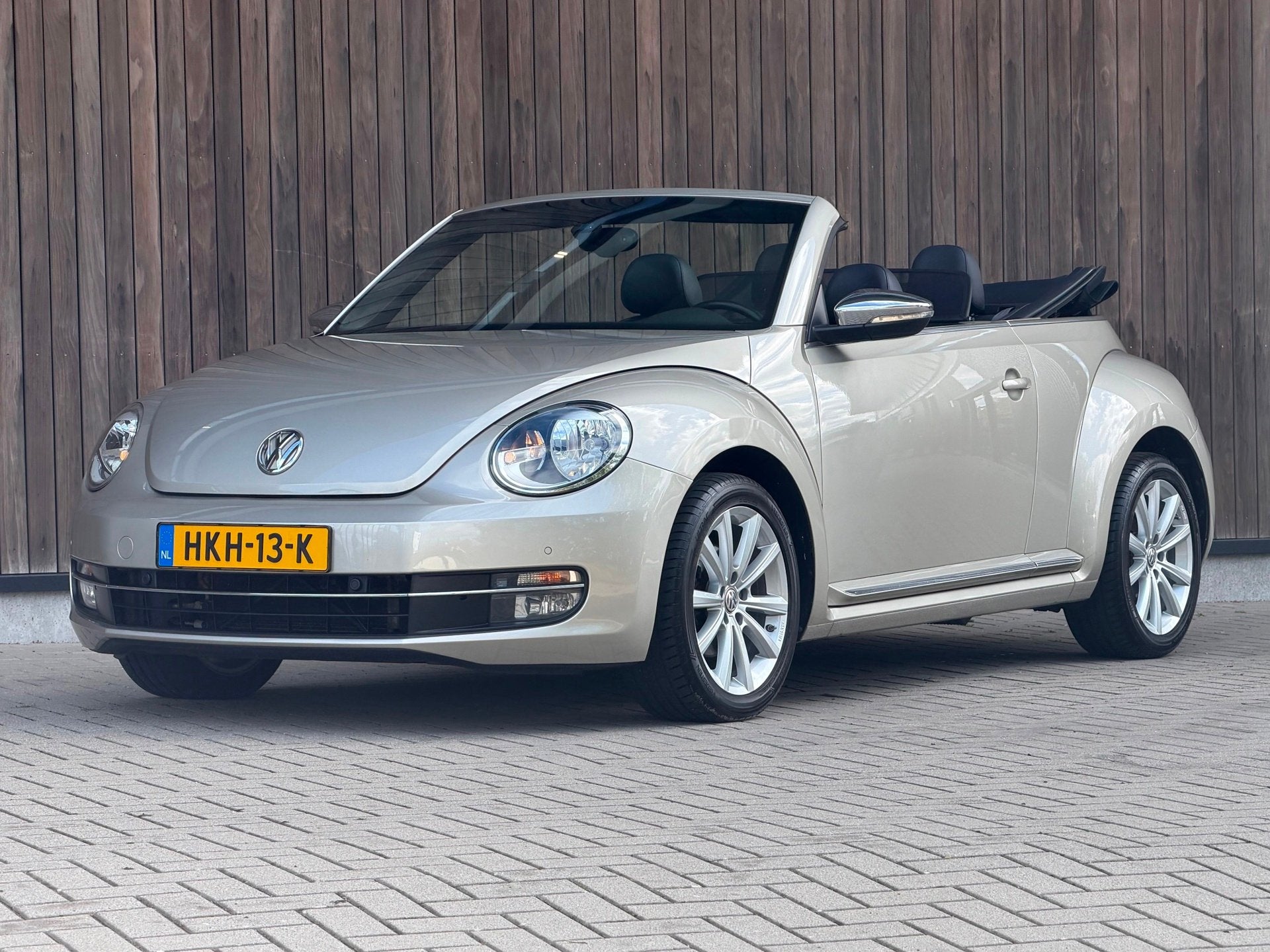 Volkswagen Beetle Cabriolet 1.2 TSI Design / NIEUWSTAAT /, Voorwielaandrijving, Gebruikt, Cabriolet, 4 stoelen