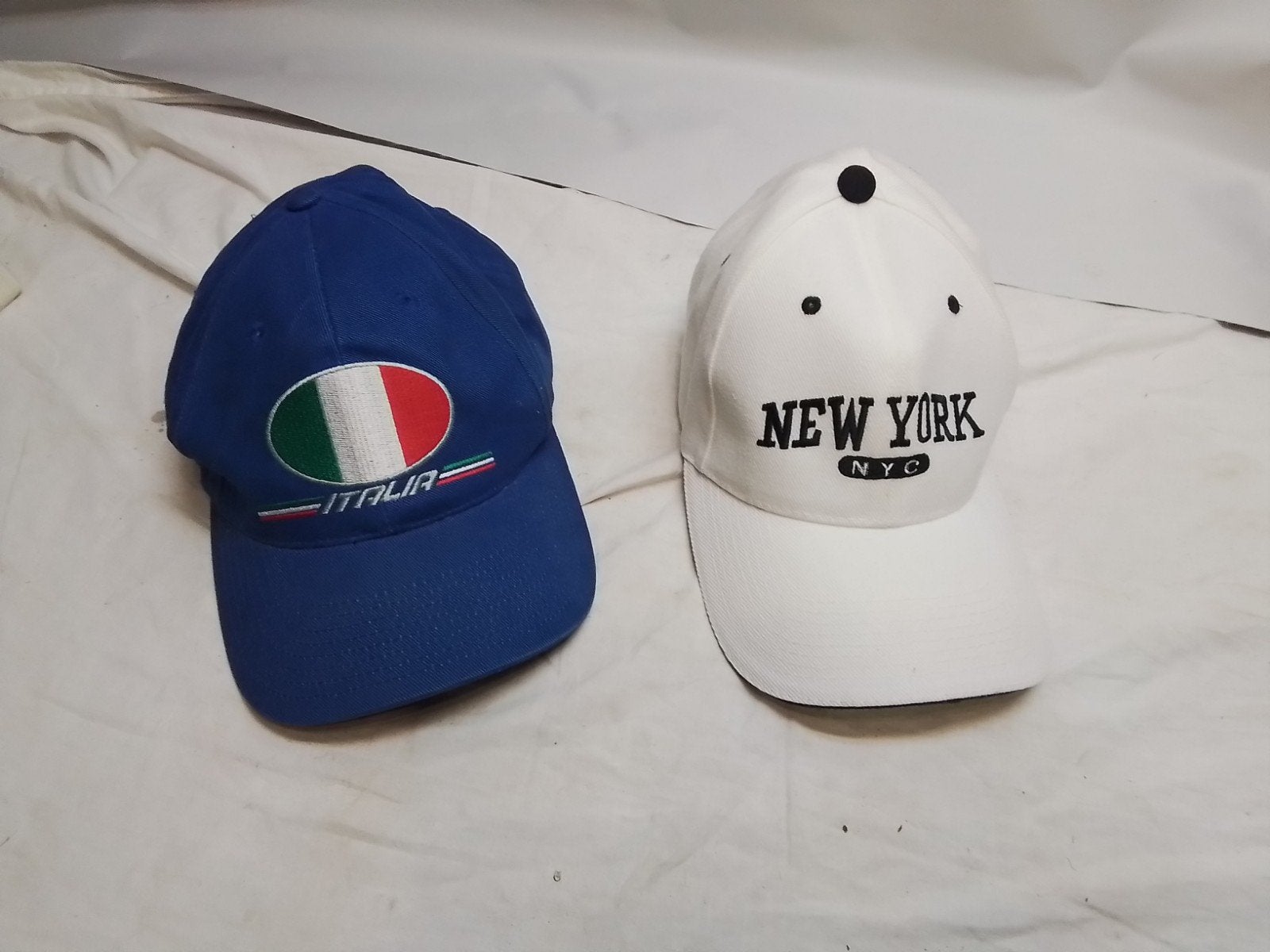 Set van 2 petten: Adidas Italia en New York, Adidas, Pet, Gedragen, One size fits all