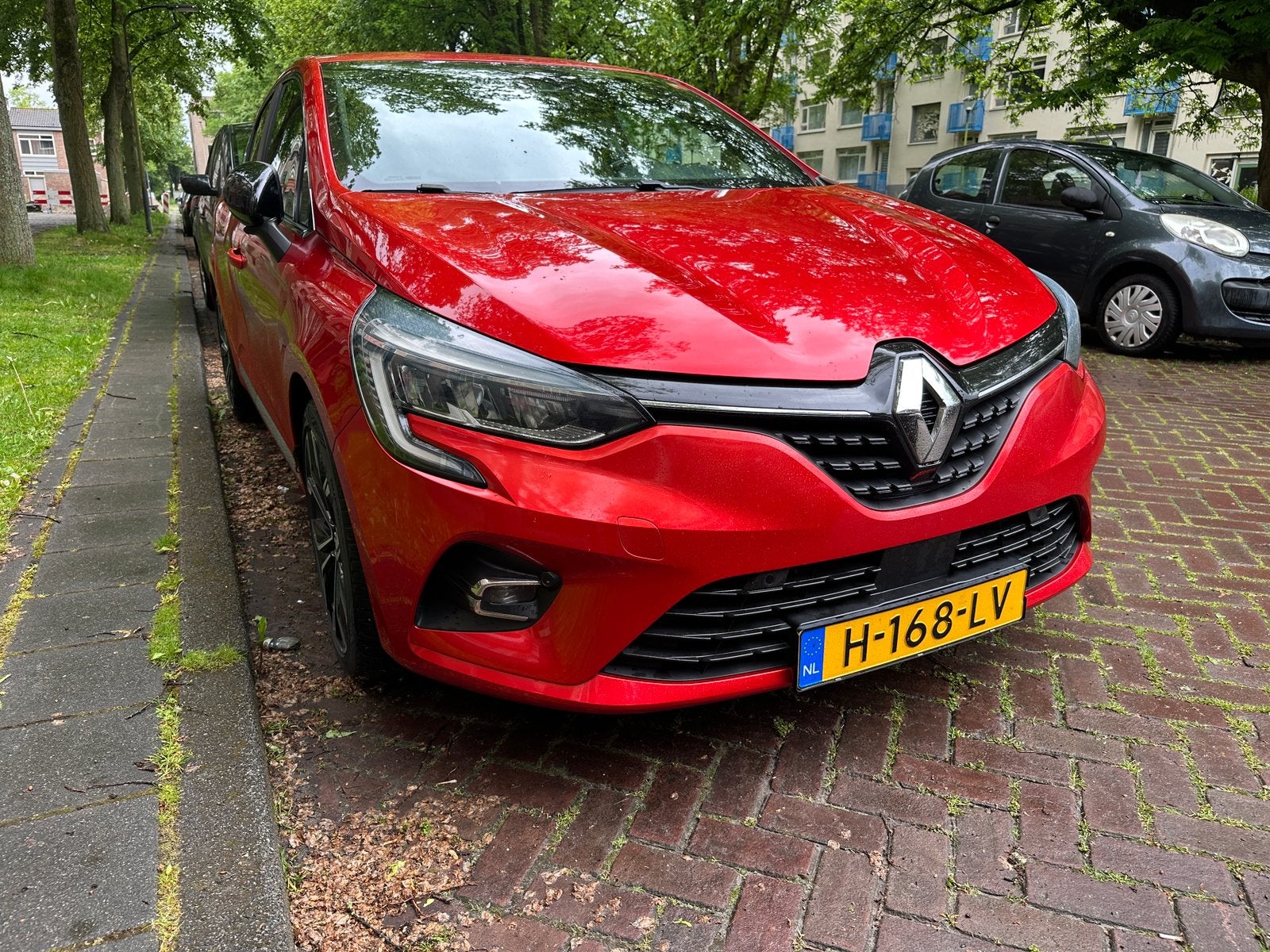Renault Clio 1.0 TCe Intens 100pk 2020 Rood, Voorwielaandrijving, Zwart, 580 kg, 100 pk