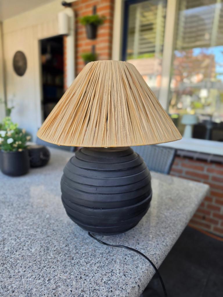 Tafellamp met E27 fitting en rieten kap, Huis en Inrichting, Lampen | Tafellampen, Ophalen, Overige materialen, Gebruikt, Bohemian, Modern