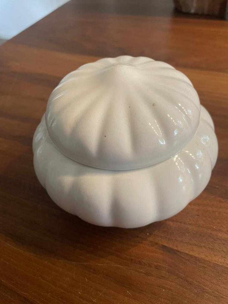 Witte keramische pot met deksel - pompoen design, Ophalen