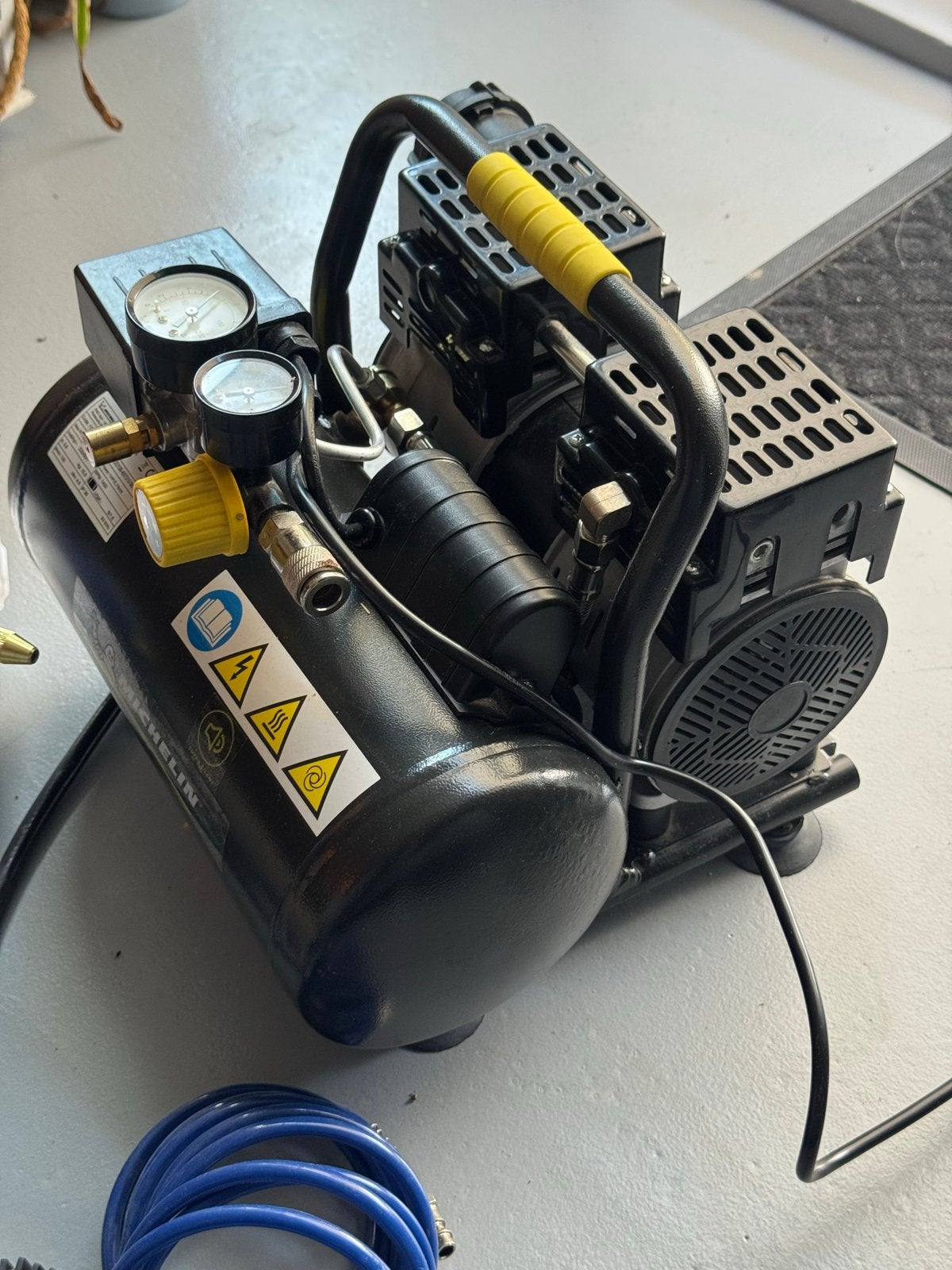 Michelin Compressor met accessoires, Doe-het-zelf en Verbouw, Ophalen, Gebruikt, 6 tot 10 bar, Minder dan 200 liter/min