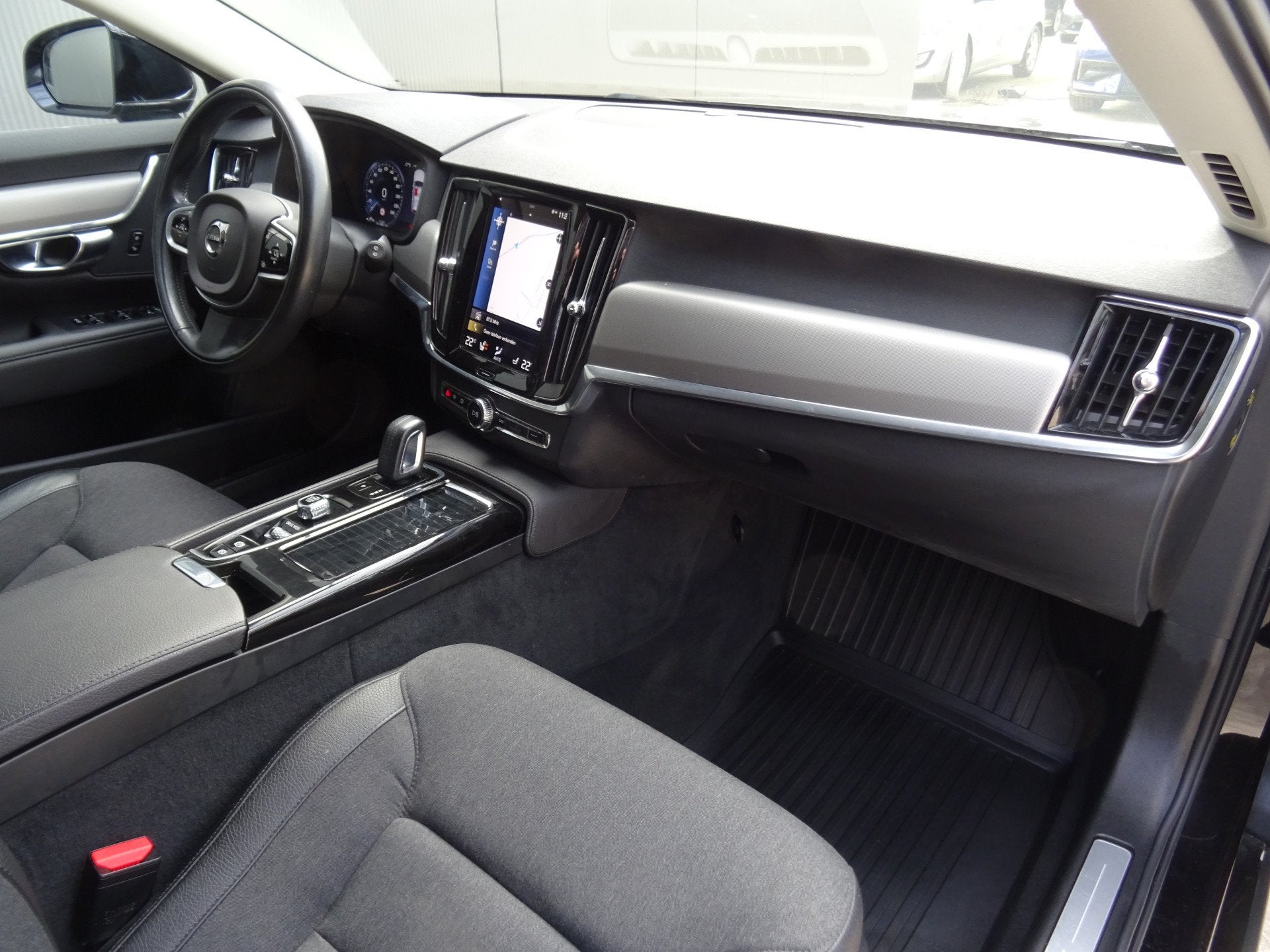 Volvo V90 2.0 T6 AWD R-Design * CARPLAY * 19 INCH * TREKHAAK, Automaat, Stof, Zwart, 4 cilinders
