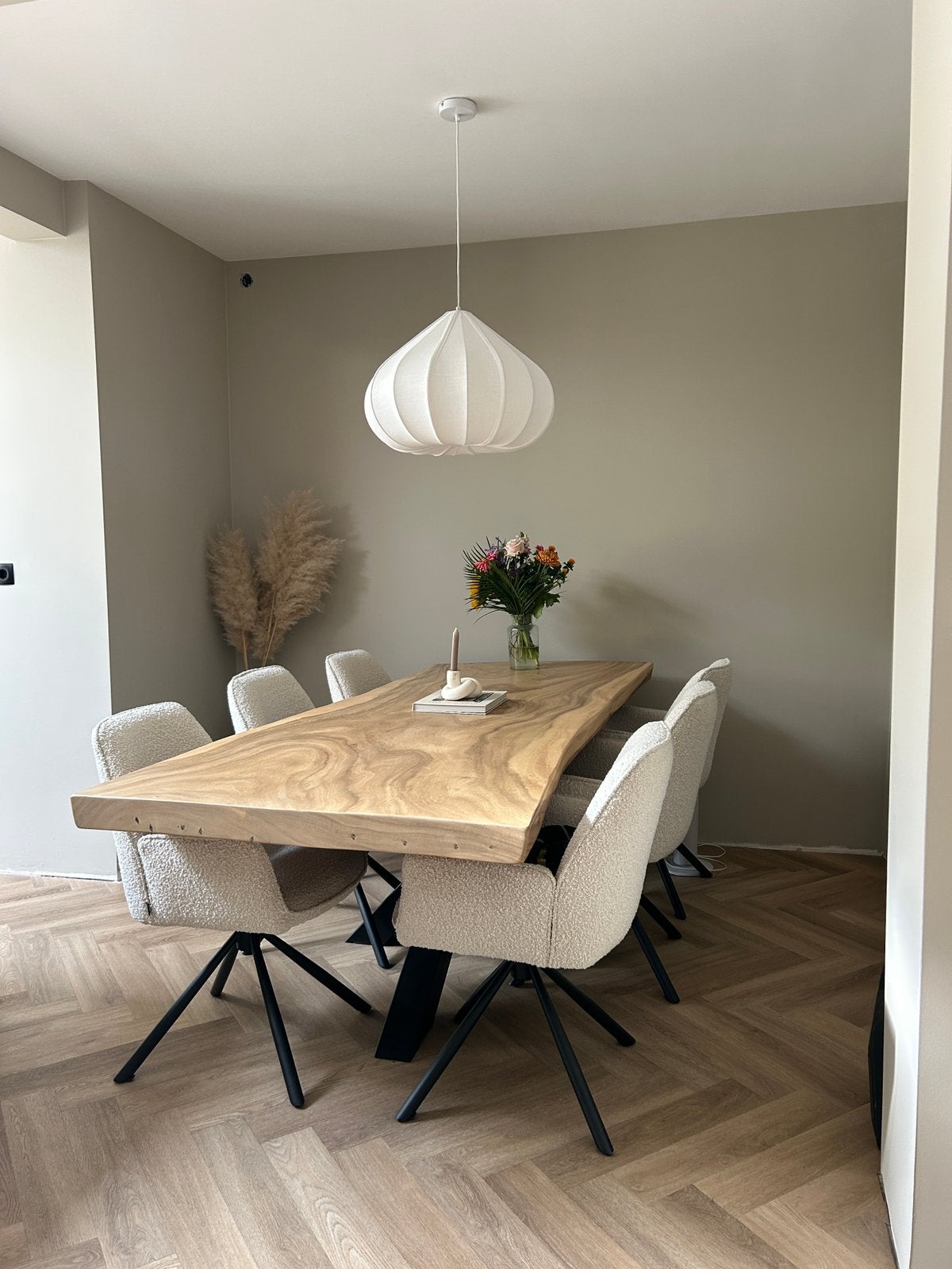 Boomstamtafel Suar hout, Huis en Inrichting, Tafels | Eettafels, Ophalen, 200 cm of meer, 50 tot 100 cm, Zo goed als nieuw