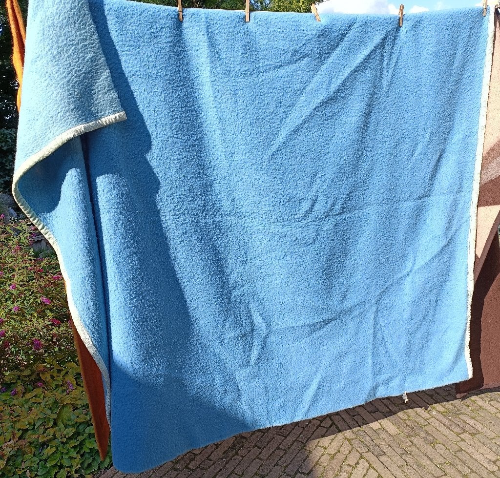 Vintage 2-zijdig licht en donker blauw wollen deken 230x175, Gebruikt, Blauw, Tweepersoons, Ophalen of Verzenden