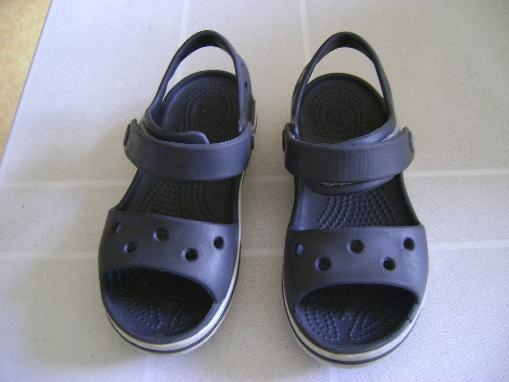grijze crocs 27 sluit met klittenband, Crocs, Jongen of Meisje, Schoenen, Ophalen of Verzenden