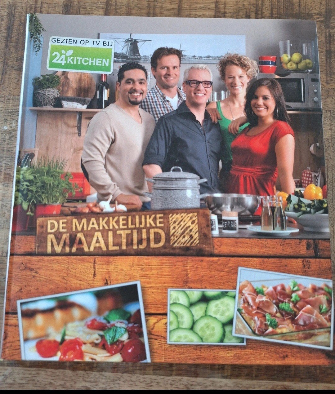 De Makkelijke Maaltijd - 24Kitchen Kookboek, Hoofdgerechten, Ophalen of Verzenden, Zo goed als nieuw, 24Kitchen Chefs