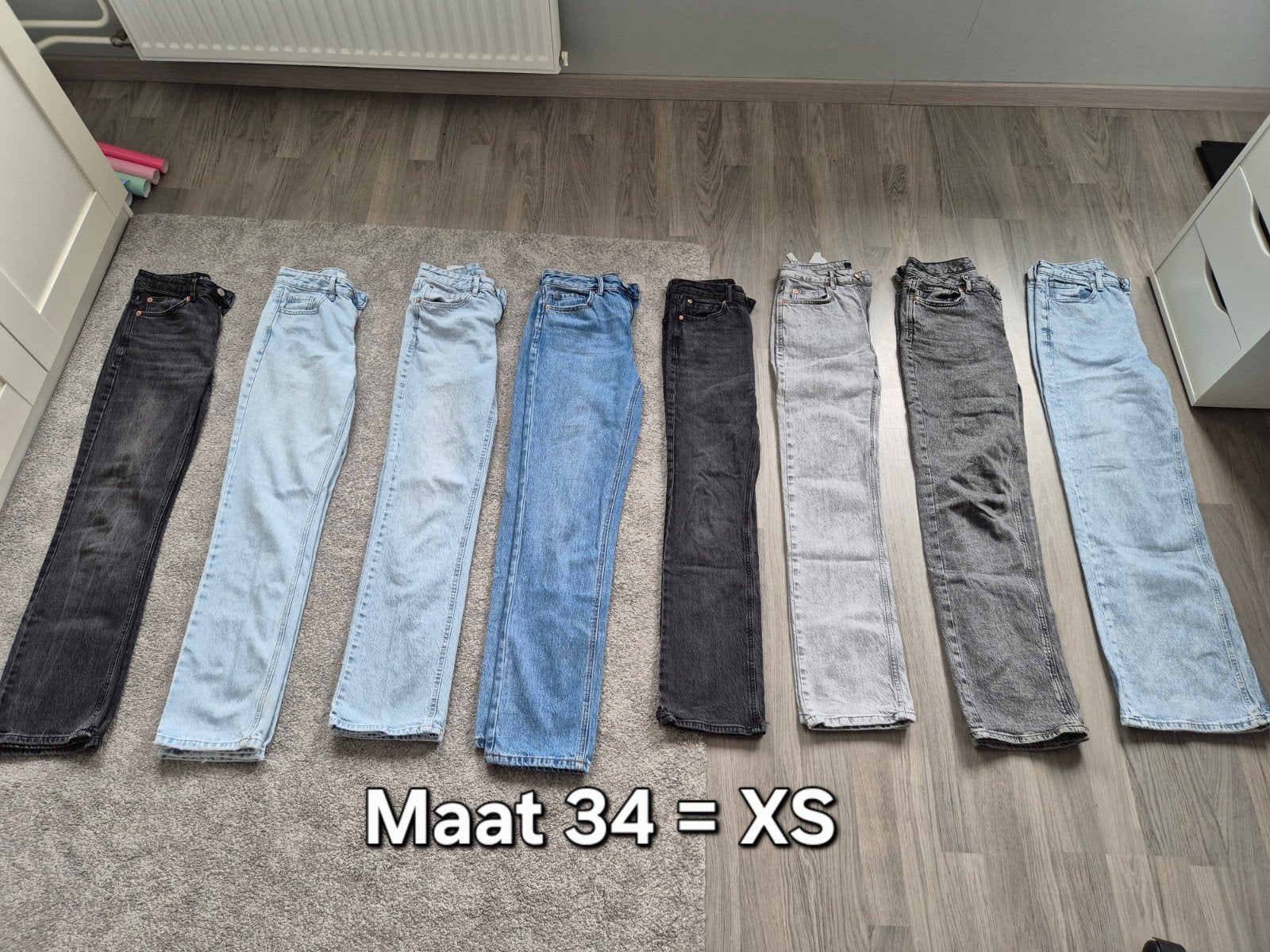 8 x jeans maat XS = 34, Stradivarius, Ophalen of Verzenden, Zo goed als nieuw, W27 (confectie 34) of kleiner