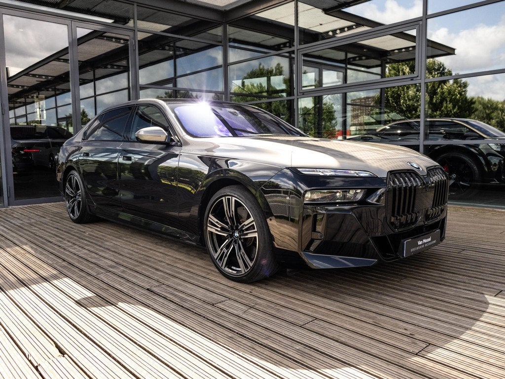 BMW i7 xDrive60 106 kWh | BMW INDIVIDUAL TWO TONE OXIDGRAU/B, Auto's, BMW, 12 maanden, Gebruikt, Zwart, 624 km