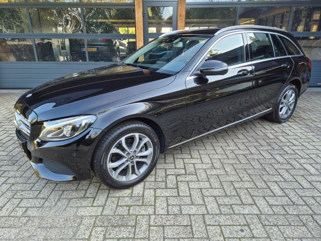 C200 CGi 4 MATIC Aut *XENON *TREKHAAK *NAVI *NAP, Auto's, Euro 5, 1800 kg, Zwart, 4 cilinders