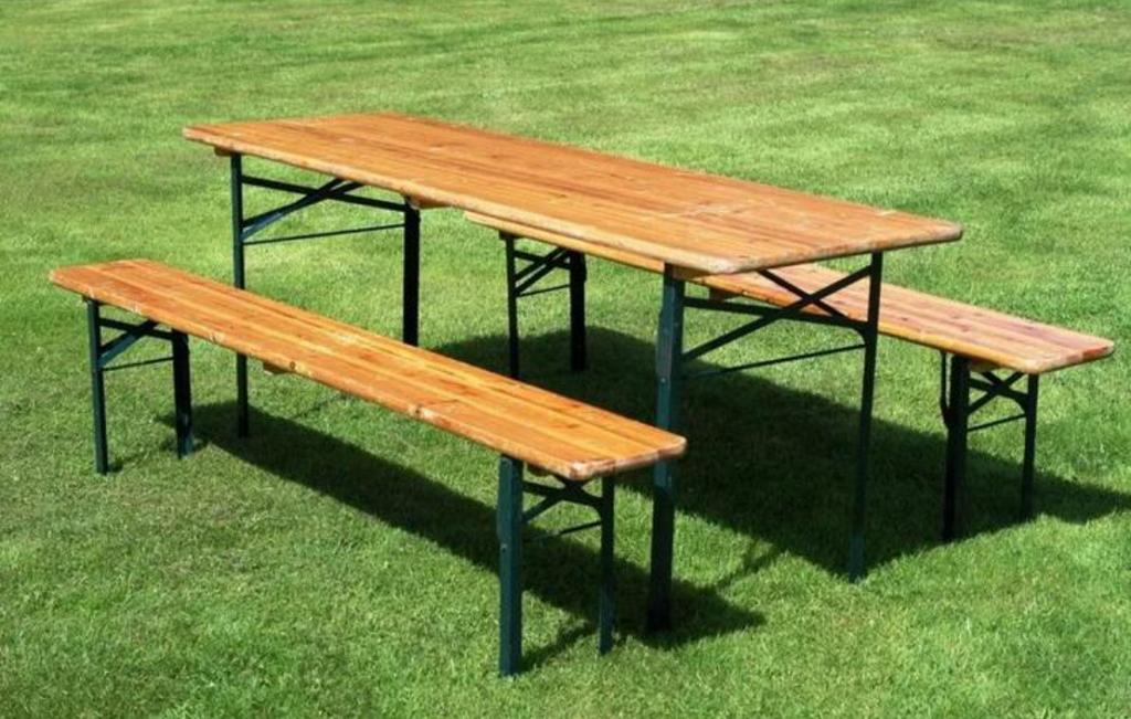 Biertafel, stoelen, tafels en feestspullen huren, Hobby en Vrije tijd, Feestartikelen | Verhuur, Zo goed als nieuw, Overige, Ophalen
