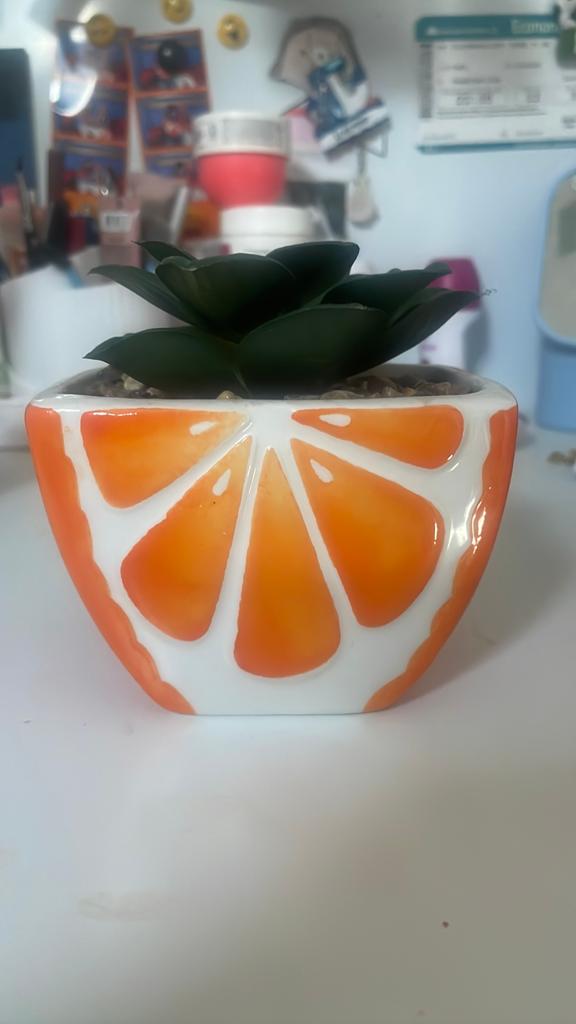 Leuke plantenbak met kunstplant - Oranje citrus design, Tuin en Terras, Bloembakken en Plantenbakken, Minder dan 30 cm, Minder dan 60 cm