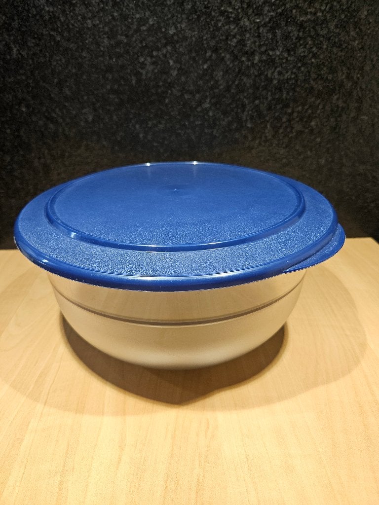 Tupperware serveerschaal met deksel - 3,5 ltr, Gebruikt, Schaal, Blauw, Ophalen of Verzenden