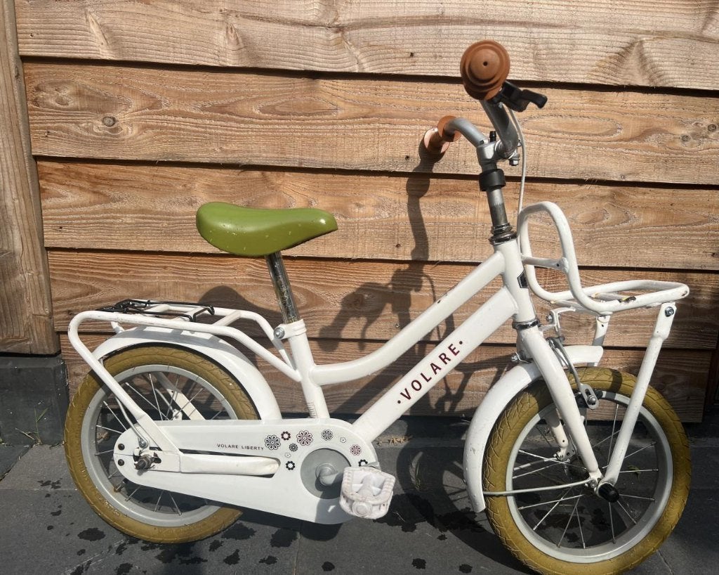 Volare Liberty 14 inch kinderfiets- wit met voordrager – €35, Fietsen en Brommers, Fietsen | Meisjes, Ophalen, Terugtraprem, Gebruikt