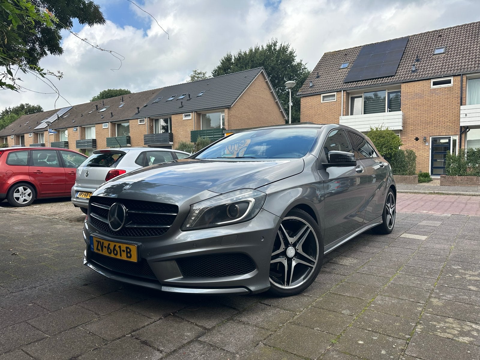 Mercedes-Benz A-Klasse 1.6 A200 Blue Efficiency AUT 2013, Auto's, Elektronische parkeerrem, Alcantara, 1595 cc, Particulier
