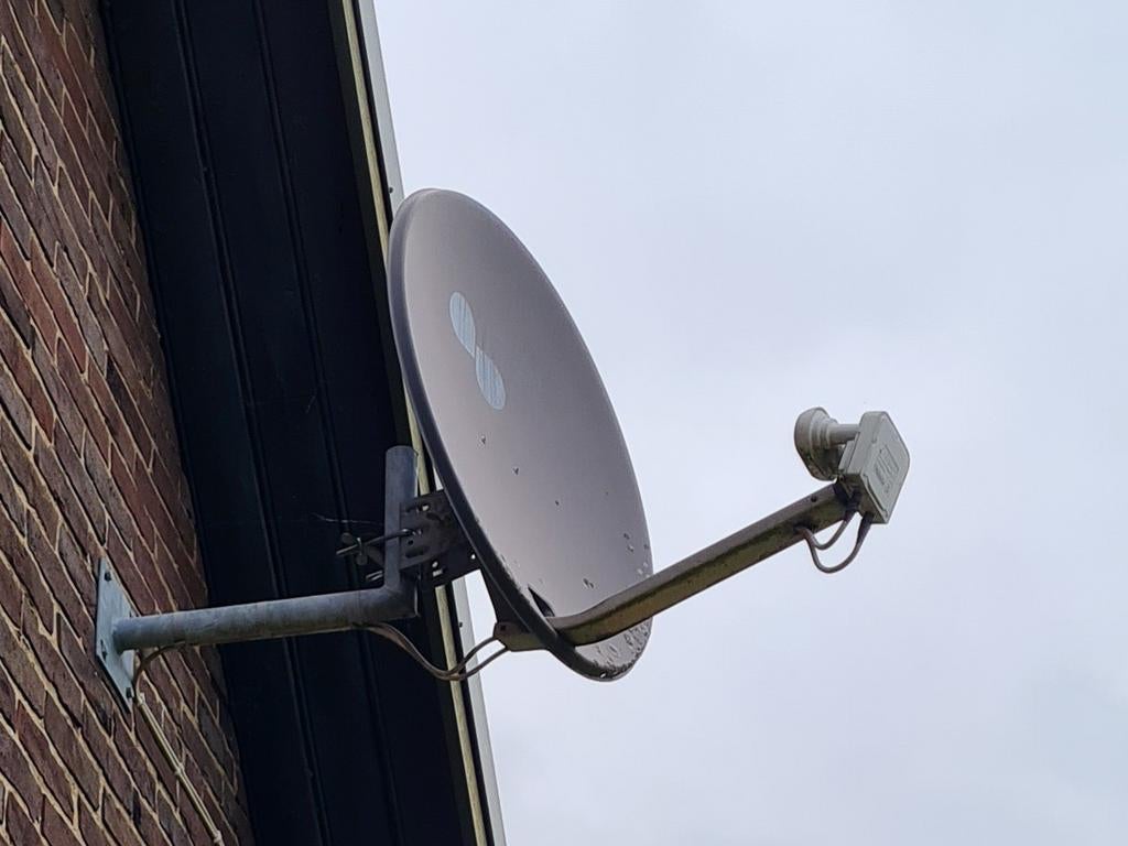 2 kops schotel antenne met receiver, Audio, Tv en Foto, Schotelantennes, Ophalen of Verzenden, Gebruikt, (Schotel)antenne, Overige merken