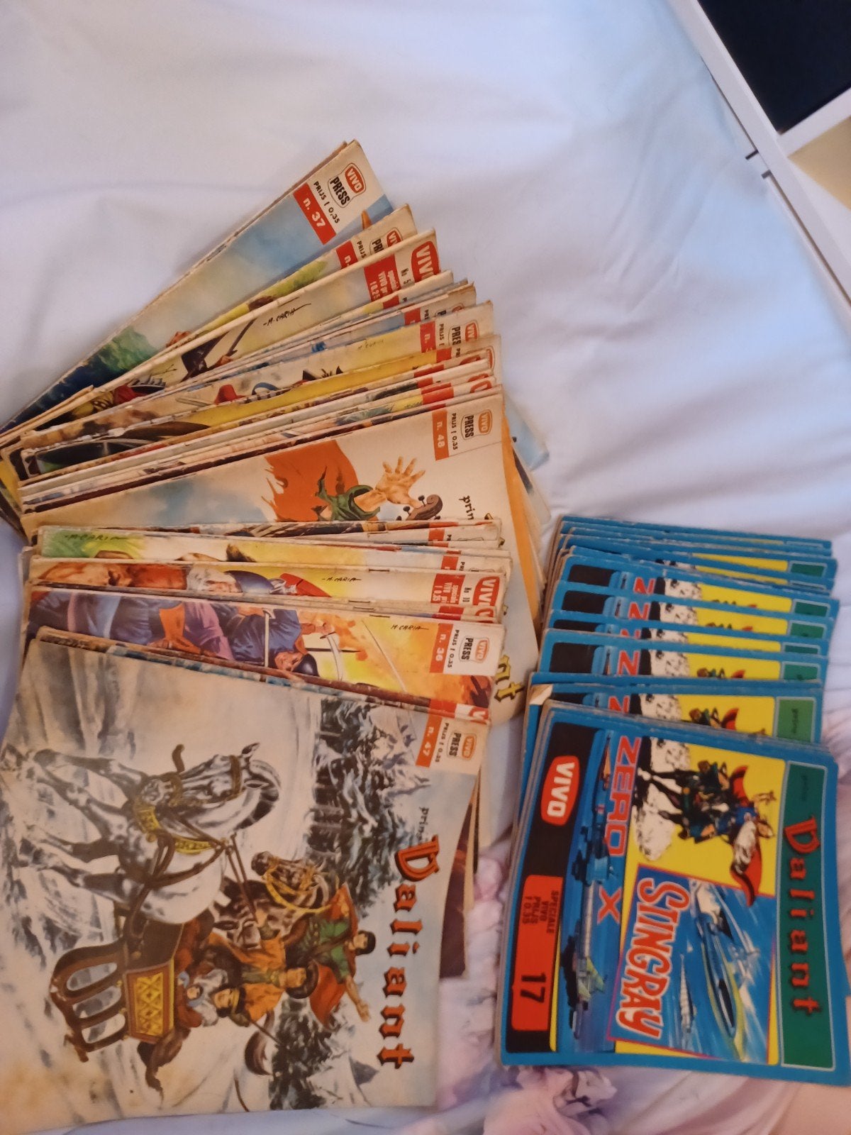 Vivo stripboeken 26 witte en 38 blauwe strips, Meerdere comics, Ophalen, Europa