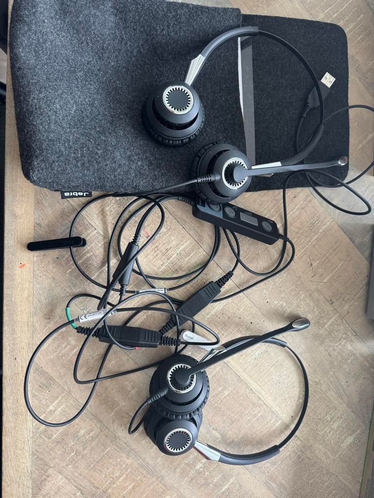 Jabra Link 265 Y-trainer met 2 bedrade headsets, Computers en Software, Headsets, Gebruikt, On-ear, Bedraad, Mute-functie, Ophalen of Verzenden