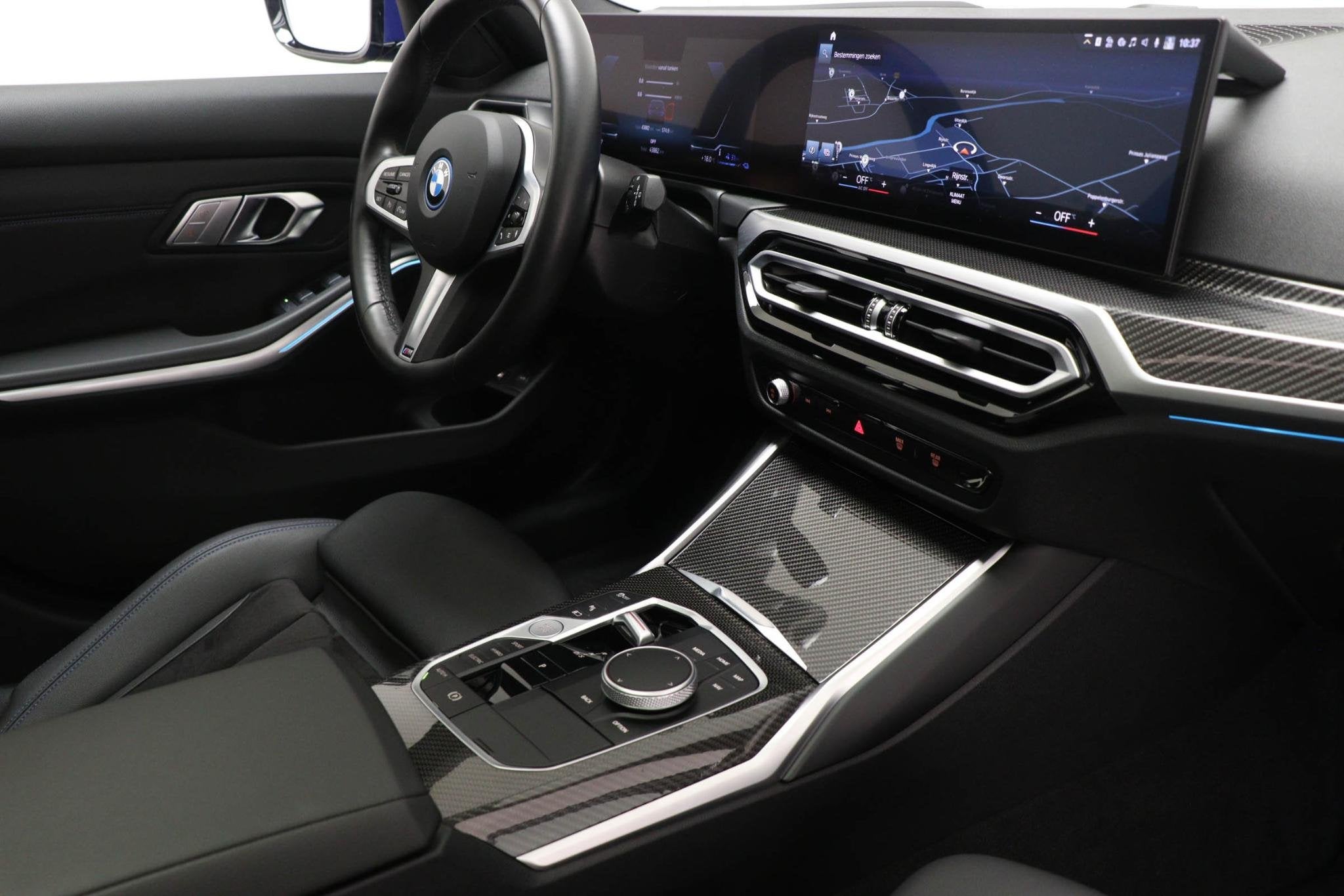 BMW 3-serie Touring 330e | PANORAMADAK | HEAD UP | COMFORT A, Auto's, Gebruikt, Euro 6, 4 cilinders, Blauw