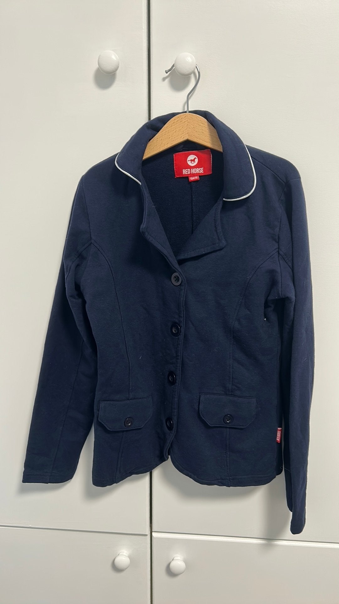 Wedstrijdjasje Red Horse, donkerblauw, maat 164, Dieren en Toebehoren, Paardrijkleding, Ophalen of Verzenden, Zo goed als nieuw