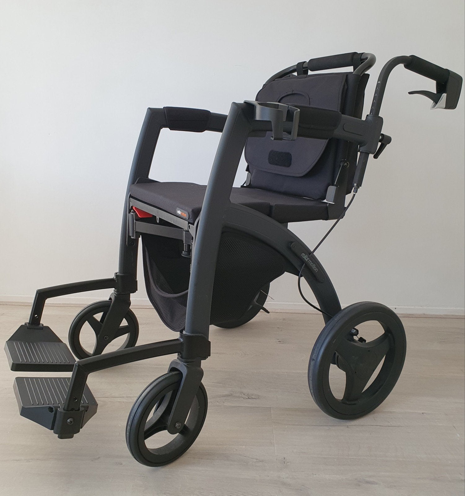 Mooie Rollz Motion2 rolstoel rollator ineen, Diversen, Ophalen of Verzenden, Duwrolstoel