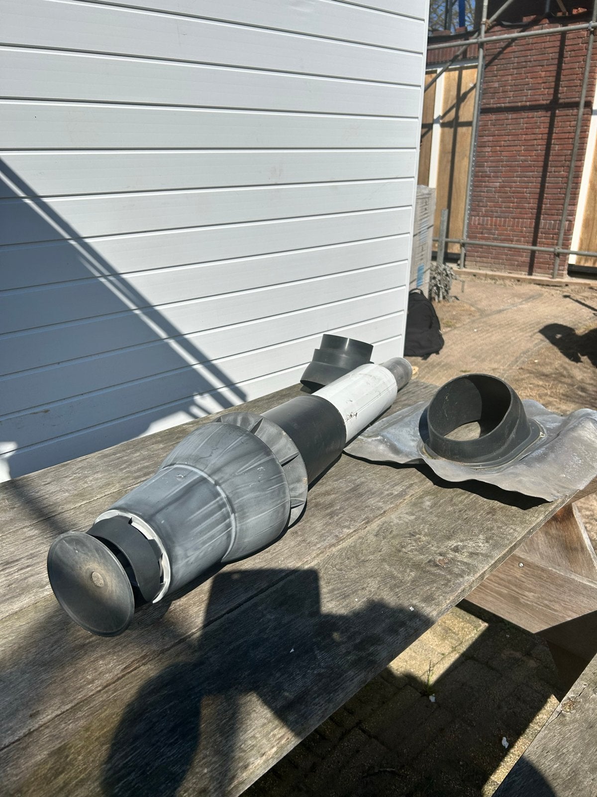 Ventilatiepijp met dakdoorvoer en loden slab, Ophalen, Gebruikt, Afzuiger