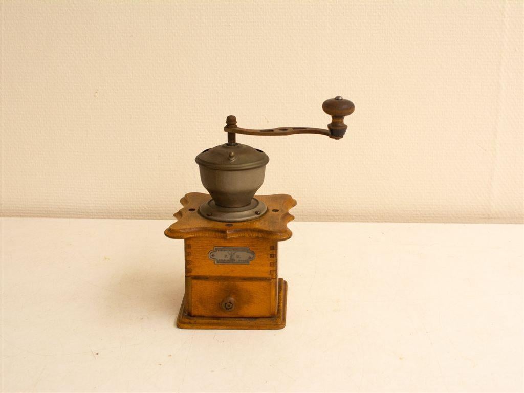 Koffiemolen 29067, Ophalen of Verzenden, Gebruikt, Aardewerk, Bord(en)