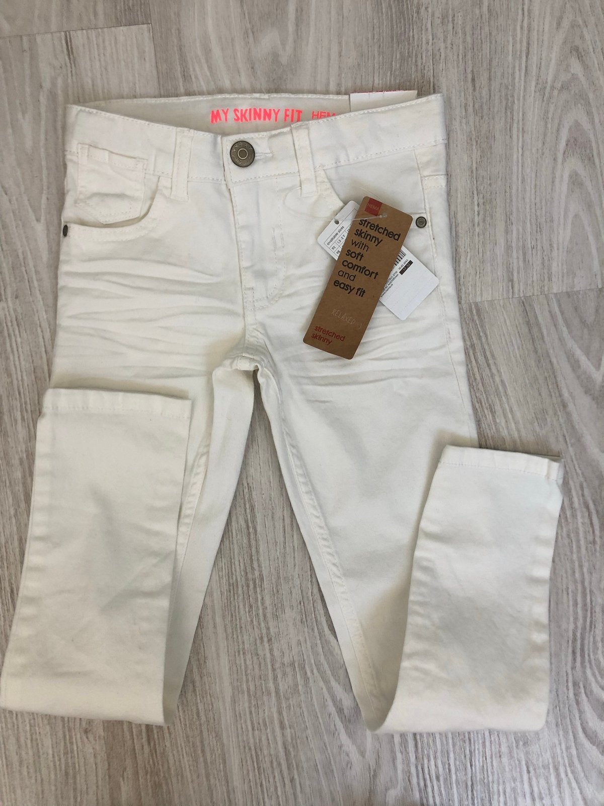 Nieuw witte broek Hema maat 122, Ophalen of Verzenden, Nieuw, Meisje, Broek