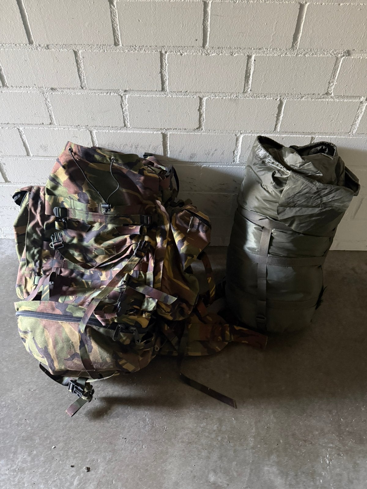 Oud defensie 110L en M90 slaapzak, Ophalen of Verzenden, Gebruikt