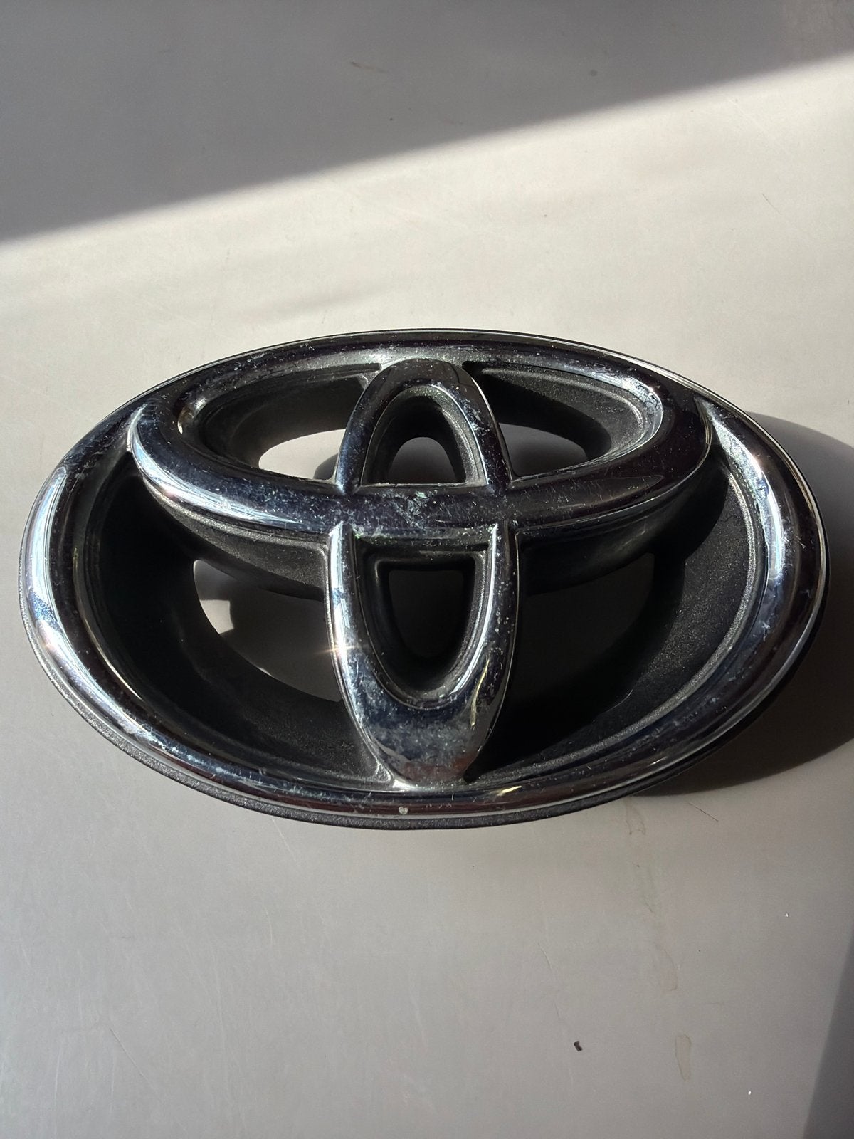 Toyota embleem, Ophalen of Verzenden, Gebruikt