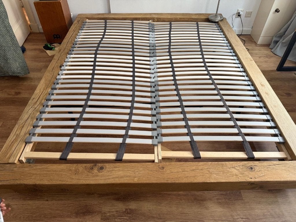 Gratis: lattenbodems 2 x 80 en matras 160 x 200, Huis en Inrichting, Slaapkamer | Matrassen en Bedbodems, Ophalen of Verzenden