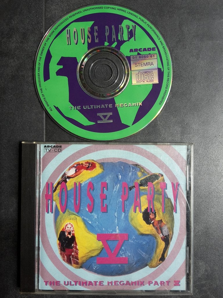 CD - House Party 5 V The Ultimate Megamix - House Hardcore, Ophalen of Verzenden, Zo goed als nieuw, Hardcore, Remixalbum